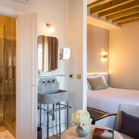 Dorothea Apartahotel