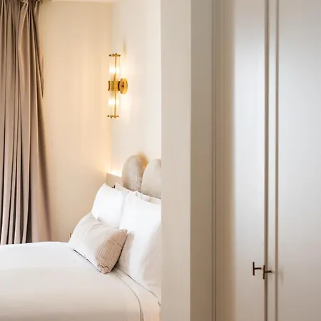 Dorothea Apartahotel 4*